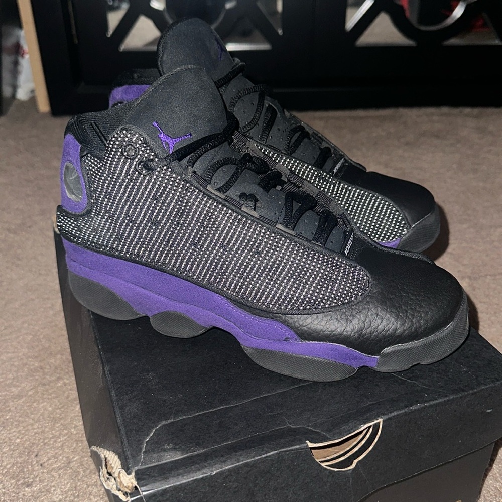 Air jordan 13 retro. Purple and black.